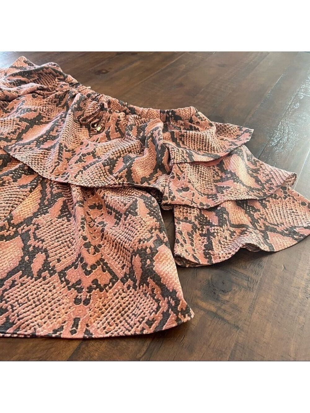 Olivaceous Pink Snake Skin Patterned Off shoulder shorts Romper size small - Picture 4 of 10